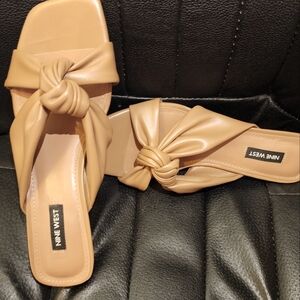 Tan Flip Flops Size 7.5 Kitten Heel